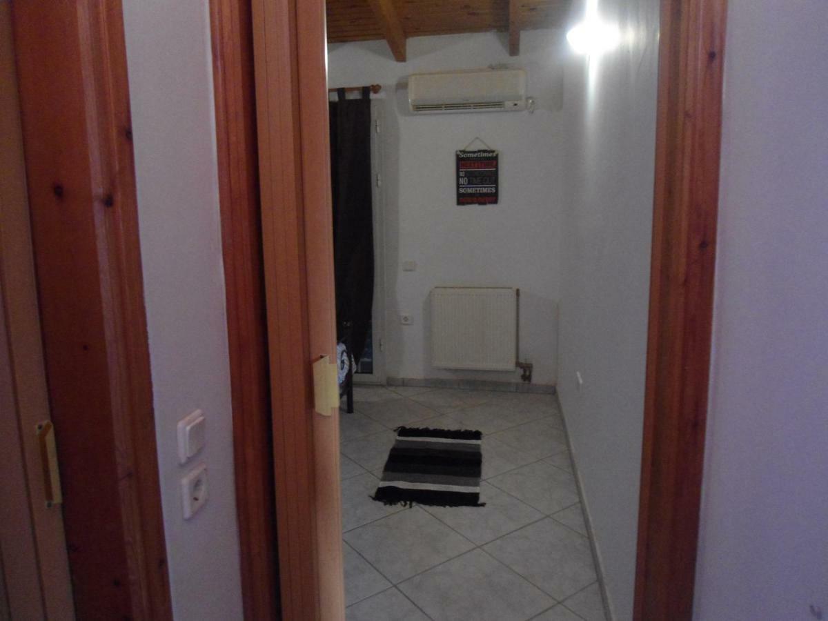 Sunny Apartment 15 Min From Airport And Sea Artemida  Ngoại thất bức ảnh