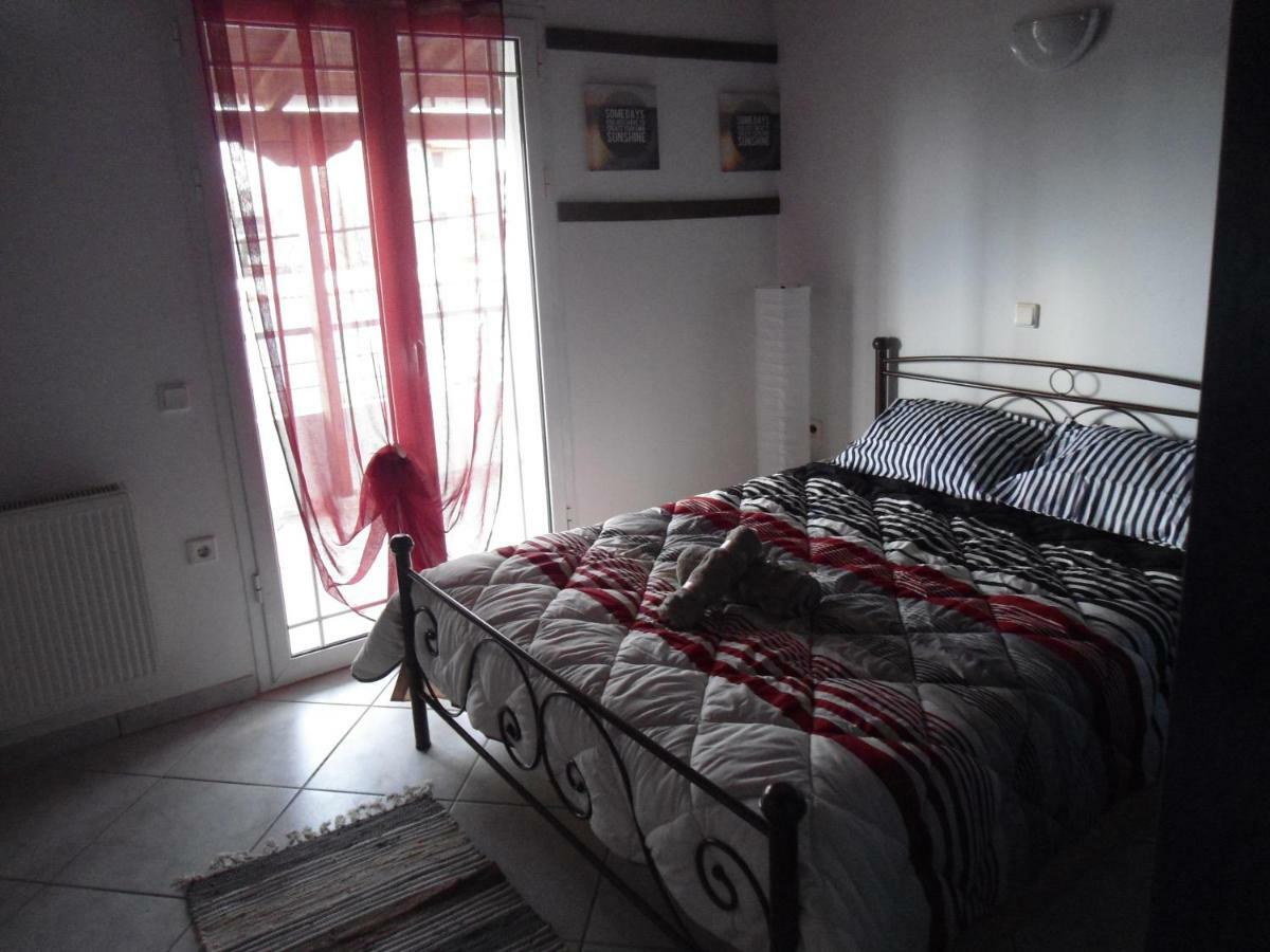 Sunny Apartment 15 Min From Airport And Sea Artemida  Ngoại thất bức ảnh